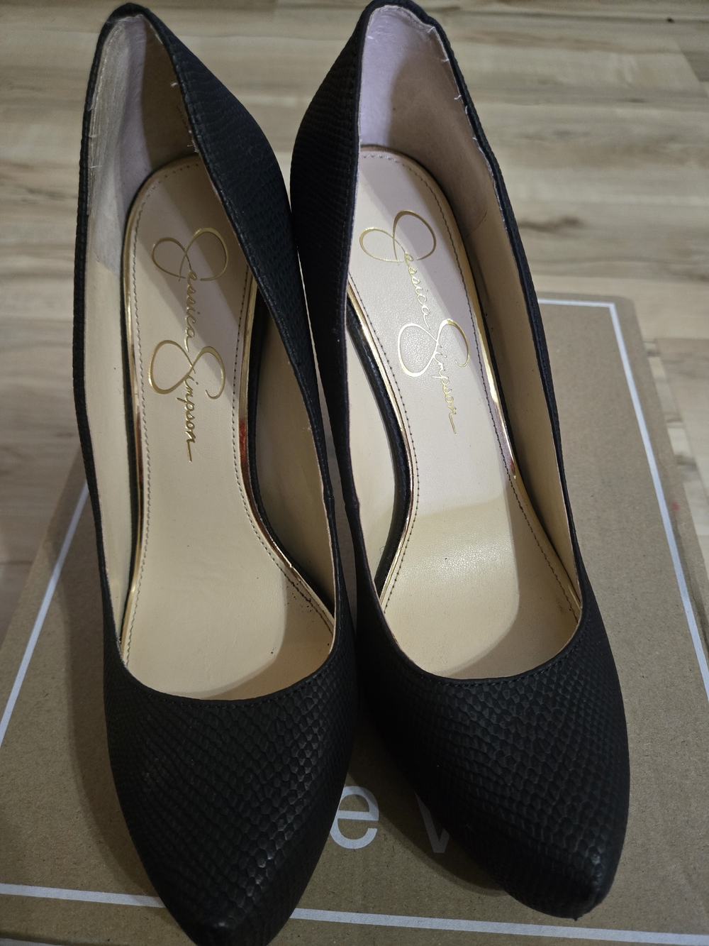 Jessica Simpson Black Pointed Toe Platform Pumps